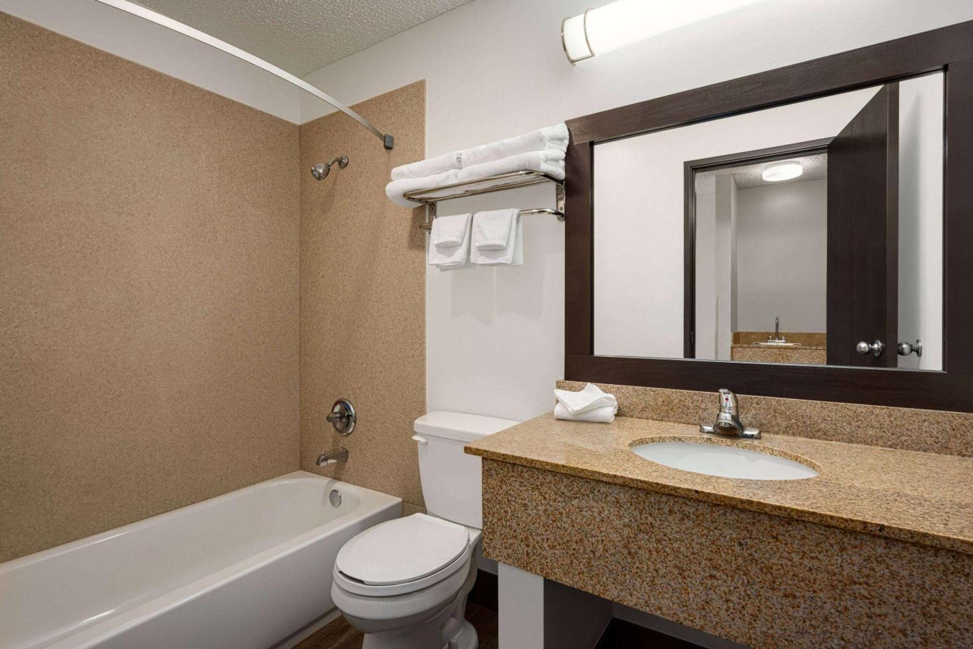 Days Inn By Wyndham Carbondale Luaran gambar
