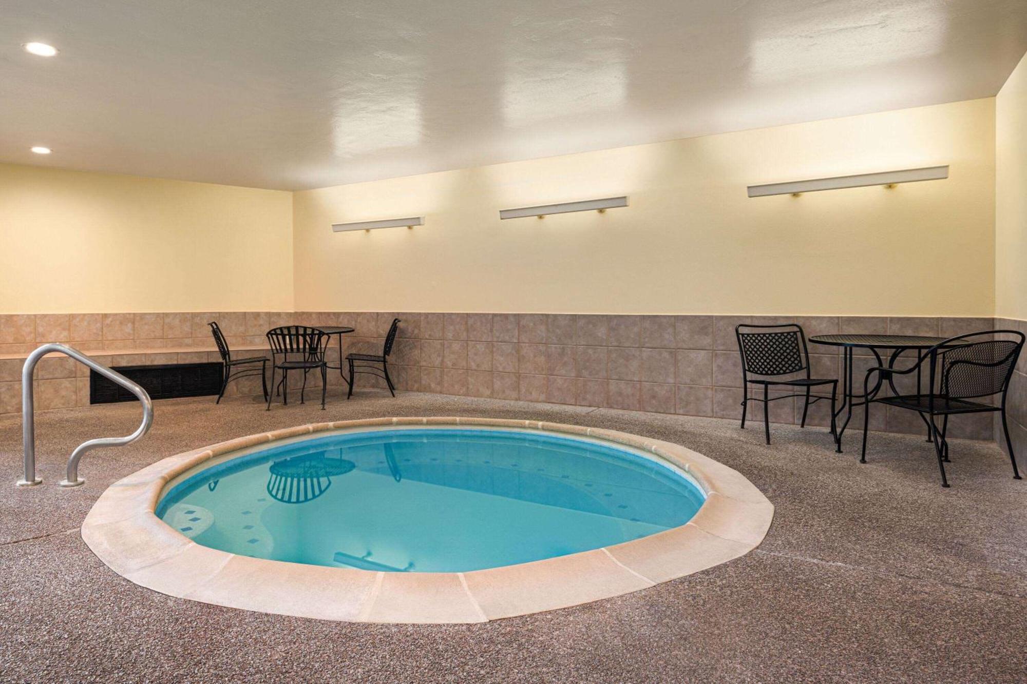 Days Inn By Wyndham Carbondale Luaran gambar